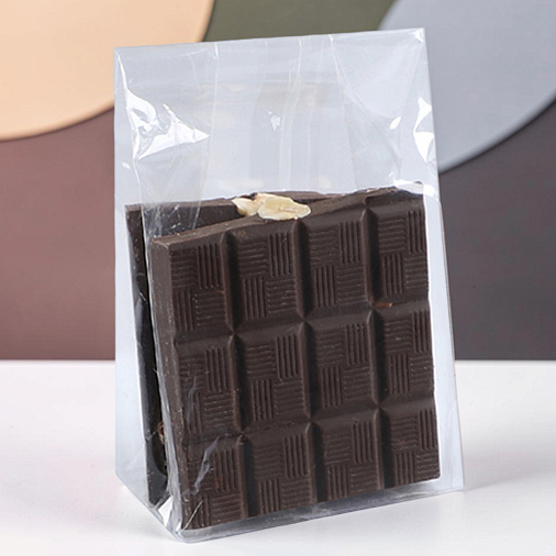 Горький шоколад с фундуком (ломаный)