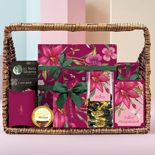 Подарочная корзина: конфеты глазированные, конфеты "Ассорти", мед, чайный напиток