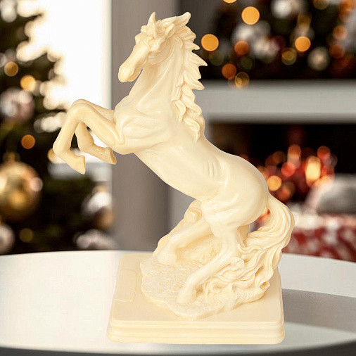 "Конь на дыбах" скульптура шоколад белый 2800г
