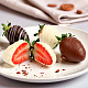 Свежая клубника в шоколаде с миндалем набор 320г